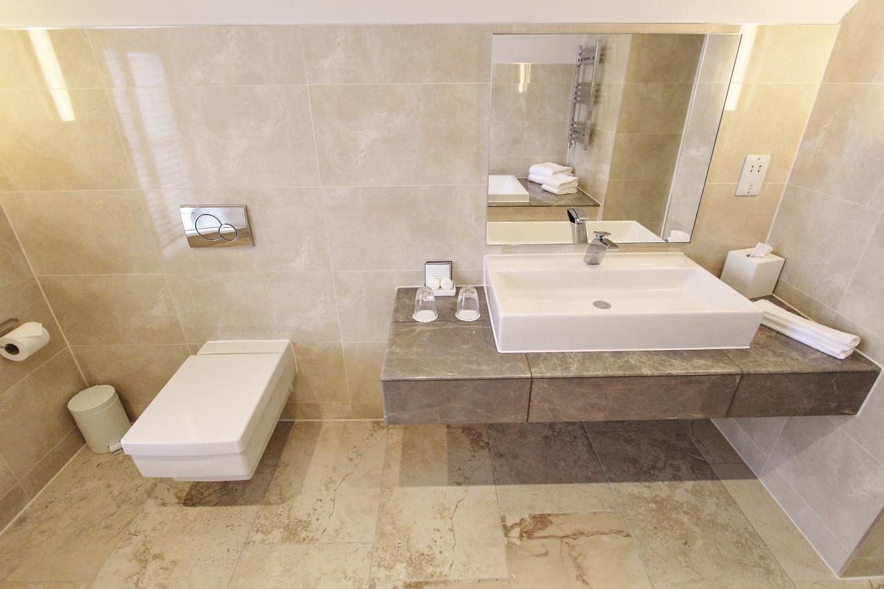 Cae Court Hotel Брідженд Екстер'єр фото